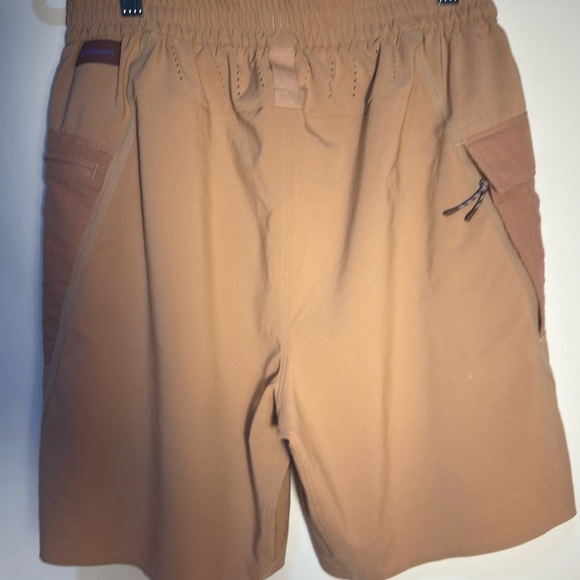 lululemon athletica Men's Tan Cargo Shorts - Picture 5 of 6